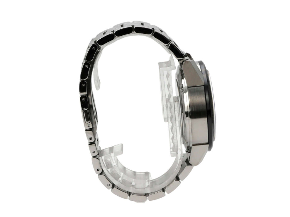 Seitenansicht der TAG Heuer Carrera Heuer 01 Automatik Chronograph Uhr mit Edelstahlband und schwarzer Keramiklünette.