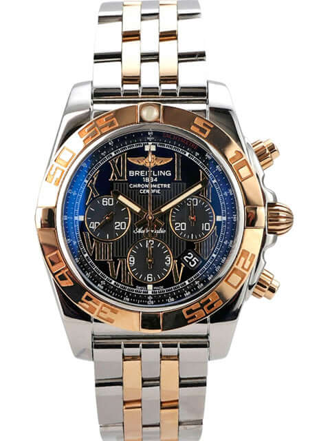 Breitling Chronomat 44 CB011012.B957.388C Edelstahl Rosegold Schwarz auf hellem Hintergrund