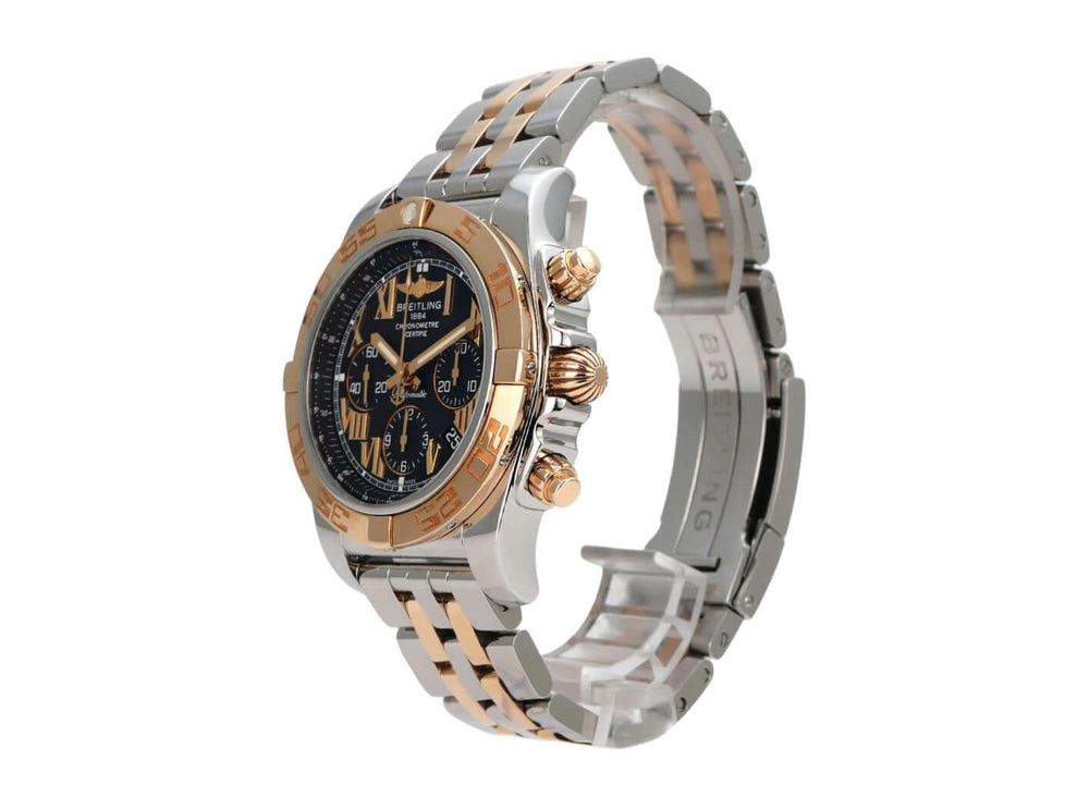 Breitling Chronomat 44 CB011012.B957.388C Edelstahl Rosegold Schwarz Uhr seitliche Ansicht.