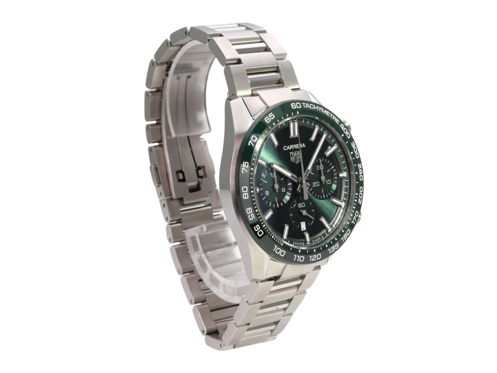 TAG Heuer Carrera Chronograph CBN2A1N.BA0643 mit Edelstahlgehäuse und grünem Zifferblatt.