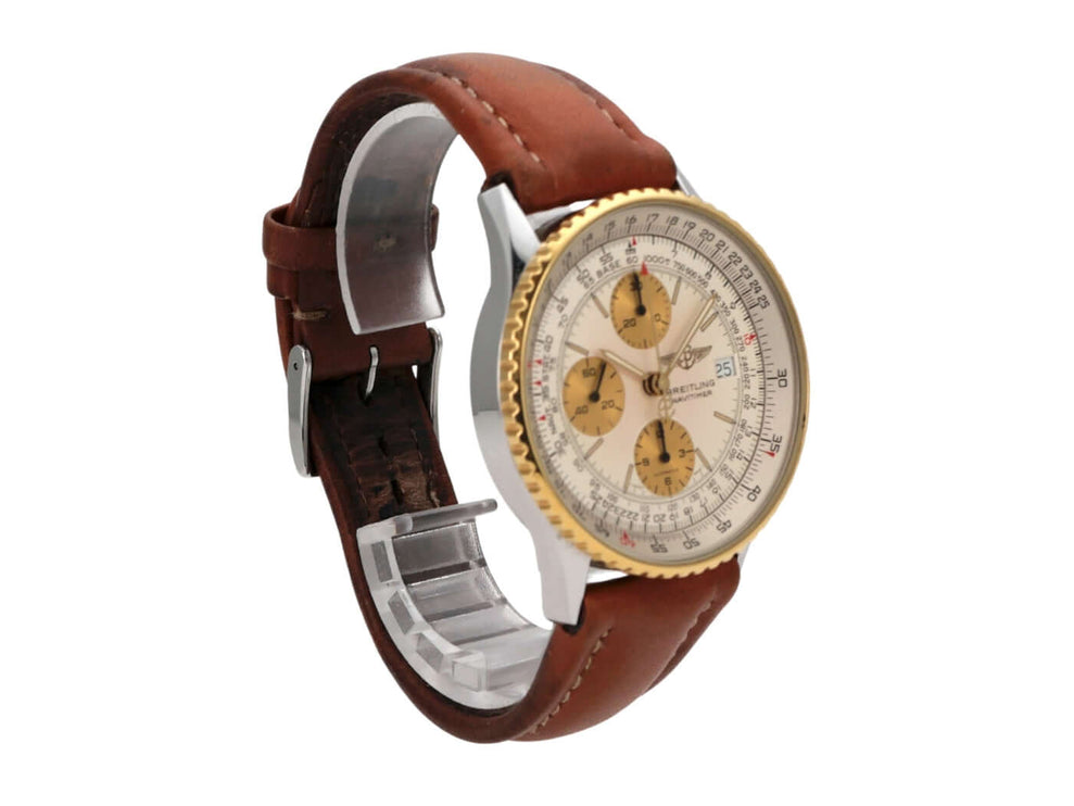 Breitling Navitimer Old Navitimer Chronograph D13022 mit braunem Lederband und silberfarbenem Zifferblatt