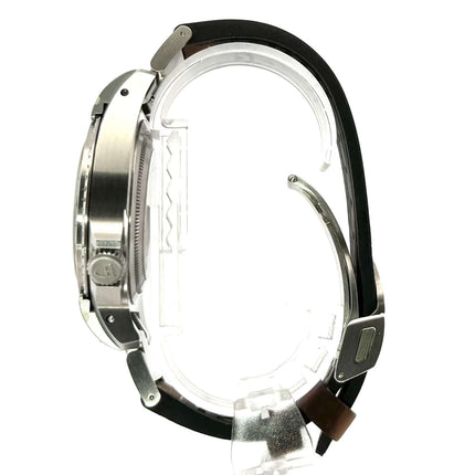 Tudor Black Bay P01 M70150-0001 Seitenansicht, Edelstahlgehäuse, braunes Lederarmband, beidseitig drehbare Lünette, Automatikwerk