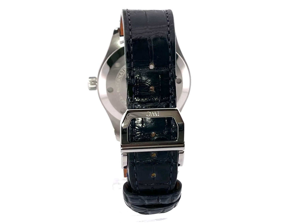 IWC Fliegeruhr Automatik 36 IW324008 Rückansicht, blaues Lederband mit Faltschließe und Edelstahlgehäuse