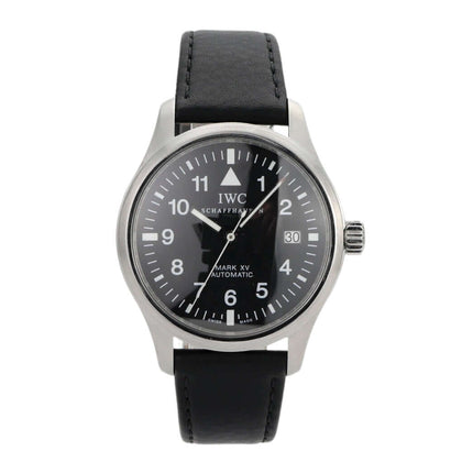 IWC Pilot's Watch Mark XV IW325301 mit schwarzem Lederarmband und Edelstahlgehäuse, Automatikwerk und kratzfestem Saphirglas.
