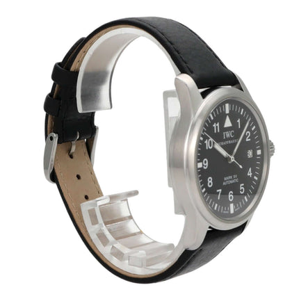 IWC Pilot's Watch Mark XV IW325301 mit schwarzem Lederarmband und Edelstahlgehäuse, Seitenansicht, sehr guter Zustand.