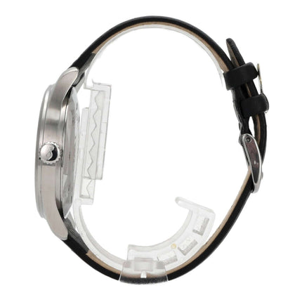 IWC Pilot's Watch Mark XV IW325301 seitliche Ansicht mit Edelstahlgehäuse und schwarzem Lederarmband.