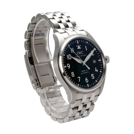 IWC Piloten Uhr Fliegeruhr Mark XX IW328202 mit schwarzem Zifferblatt und Edelstahlarmband, 40 mm Durchmesser.