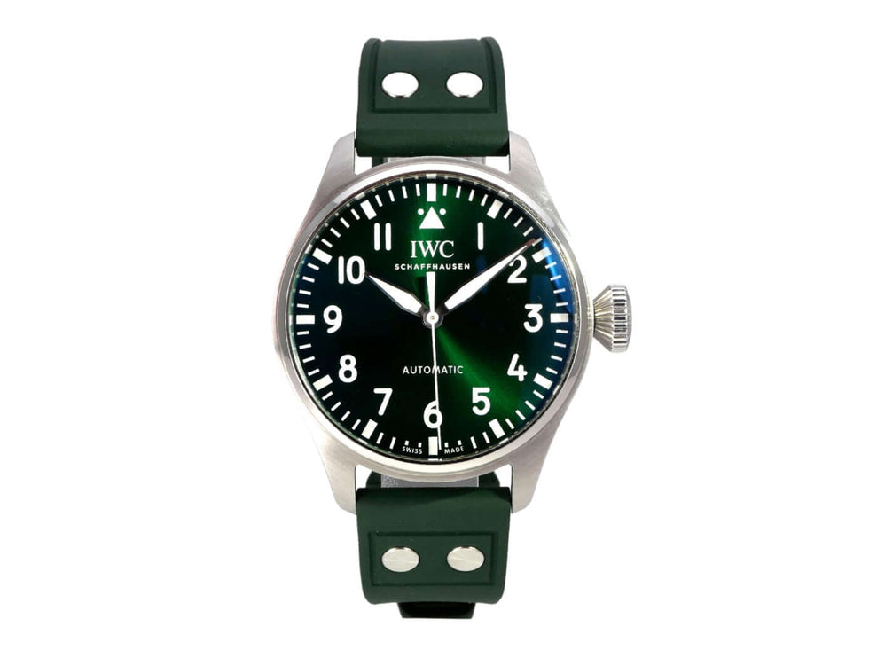 IWC Big Pilot's Watch 43 IW329306 mit grünem Zifferblatt und grünem Kautschukband.