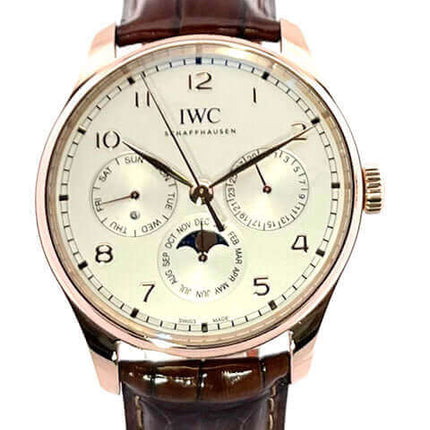 IWC Portugieser Perpetual Calendar 42 IW344202 in 18 Kt Rotgold, silbernes Zifferblatt, braunes Lederband mit Dornschließe