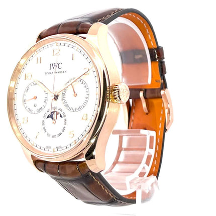 IWC Portugieser Perpetual Calendar 42 Rotgold IW344202 mit braunem Lederarmband und silbernem Zifferblatt