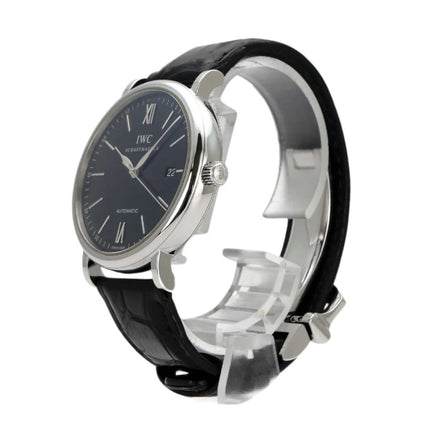 IWC Portofino Automatik IW356506 Uhr mit schwarzem Lederband und Edelstahlgehäuse, Zifferblatt mit römischen Ziffern.