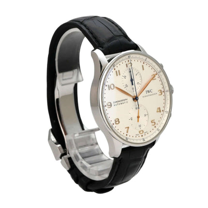 IWC Portugieser Chronograph Automatik IW371445, Edelstahl, schwarzes Alligatorlederband, silbernes Zifferblatt, rosegoldene Zeiger.