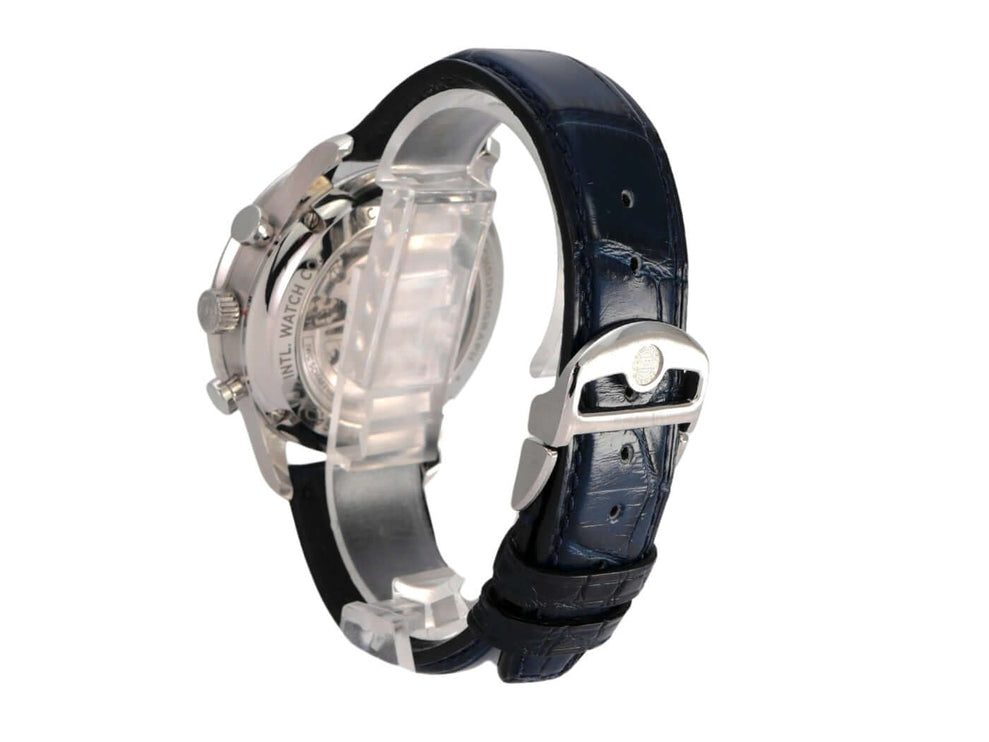 IWC Portugieser Chronograph IW371605 mit blauem Alligatorlederband, detaillierte Ansicht der Gehäuserückseite.