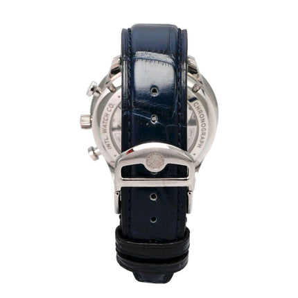 IWC Portugieser Chronograph IW371605 mit blauem Alligatorlederband und Faltschließe, Rückansicht der Uhr.