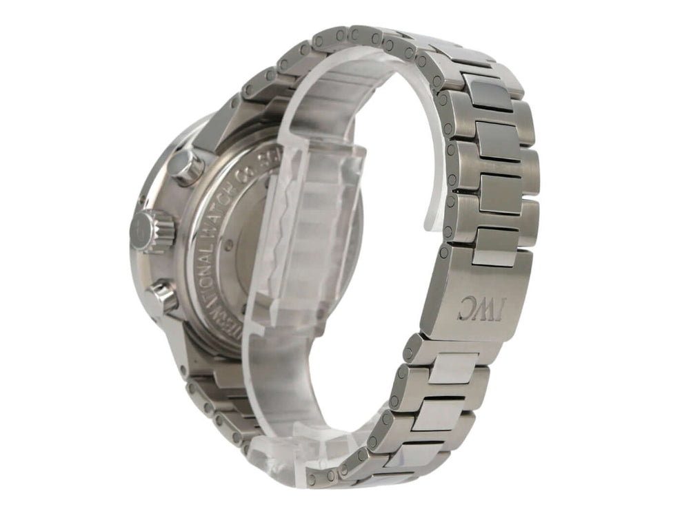 IWC GST Perpetual Calendar IW3756-011 Uhrenarmband aus satiniertem Edelstahl, perfekte Detailansicht der Uhr.