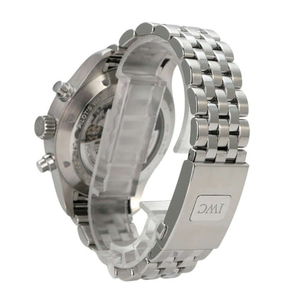 IWC Pilot's Watch Chronograph IW378004 Edelstahlband und Gehäuse mit Sichtboden, seitliche Ansicht der Uhr.