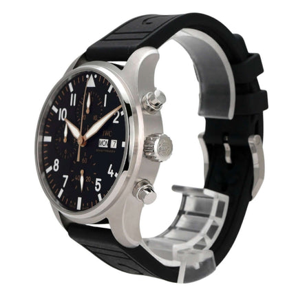 IWC Pilot’s Watch Chronograph APXGP IW378009 mit schwarzem Kautschukband und Edelstahlgehäuse, seitliche Ansicht