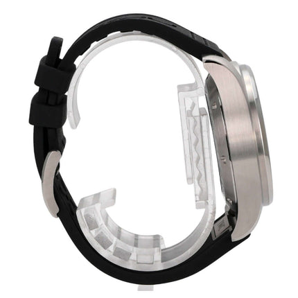 IWC Pilot’s Watch Chronograph APXGP IW378009 Uhr von der Seite mit schwarzem Kautschukband und Edelstahlgehäuse.