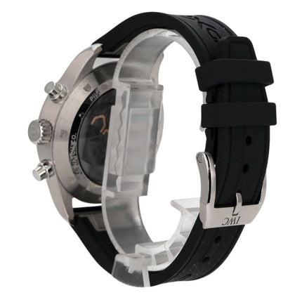 IWC Pilot’s Watch Chronograph APXGP IW378009 seitliche Ansicht mit schwarzem Kautschukband und Edelstahlgehäuse
