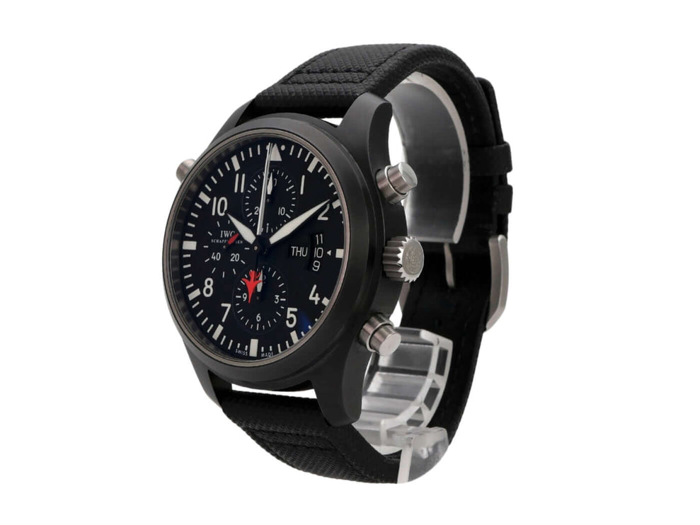 IWC Pilots Watch Double Chronograph Top Gun IW379901 mit schwarzem Lederarmband und schwarzem Zifferblatt.