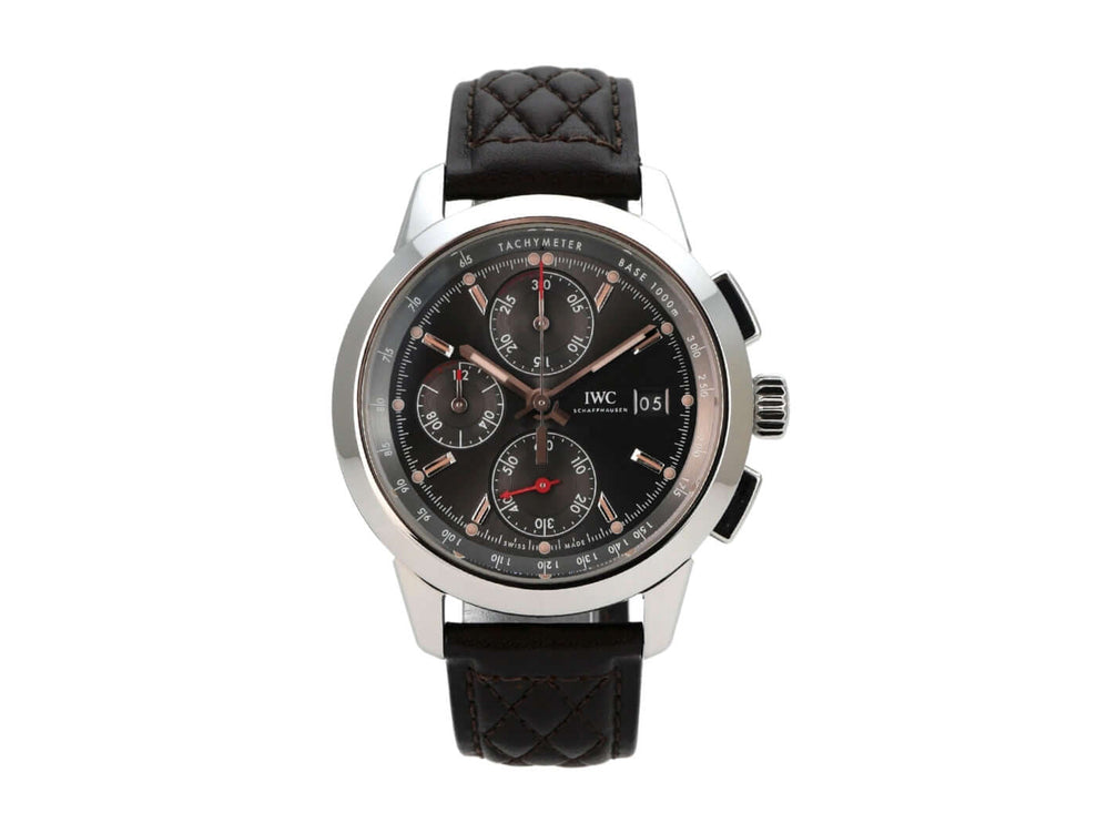 IWC Ingenieur Chronograph IW380702 mit grauem Zifferblatt und braunem Lederband, 42 mm Edelstahlgehäuse.