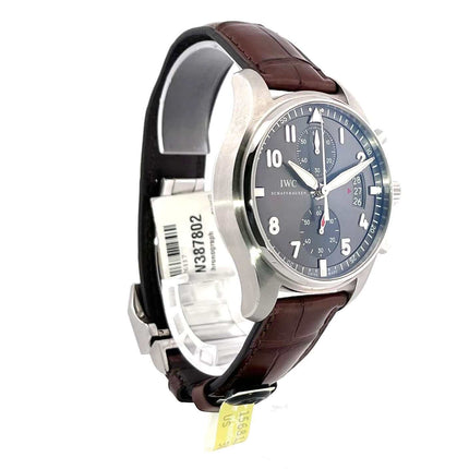 IWC Spitfire Chronograph IW387802, Edelstahlgehäuse, braunes Alligatorlederarmband, graues Zifferblatt, Automatikwerk, Modell 2015 ungetragen.
