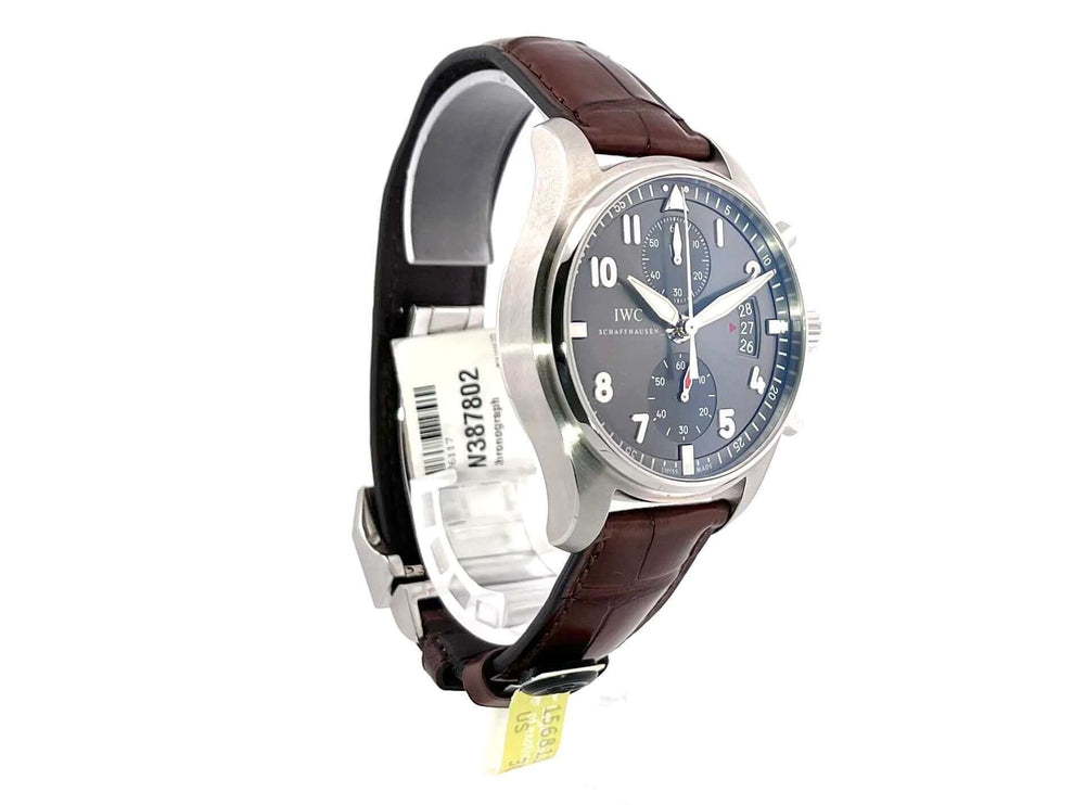 IWC Spitfire Chronograph IW387802, Edelstahlgehäuse, braunes Alligatorlederarmband, graues Zifferblatt, Automatikwerk, Modell 2015 ungetragen.
