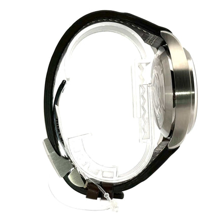 IWC Fliegeruhr Chronograph IW387806 Edition Antoine de Saint Exupery Seitenansicht mit braunem Lederarmband und Edelstahlgehäuse