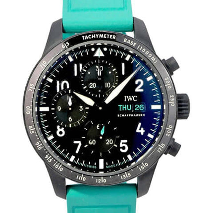 IWC Pilots Watch Performance Chronograph 41 IW388306 mit Ceratanium, grünem Kautschukband und schwarzem Zifferblatt
