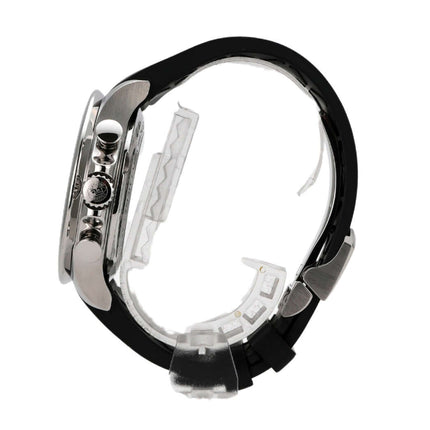 Seitenansicht der IWC Portugieser Yacht Club Chronograph IW390210 mit schwarzem Kautschukband und Edelstahlgehäuse.