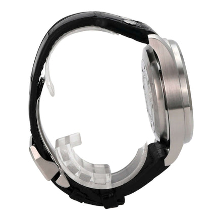 Detailaufnahme der IWC Big Pilot Fliegeruhr IW500401 von der Seite, schwarzes Lederarmband und Edelstahlgehäuse