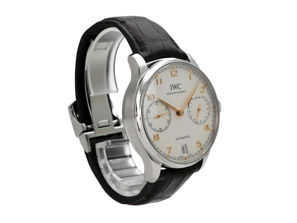 IWC Portugieser Automatic 7 Tage IW500704 mit silberfarbenem Zifferblatt und braunem Krokoleder Armband.