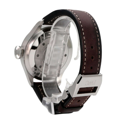 IWC Big Pilots IW500916 Le Petit Prince Uhr mit braunem Lederarmband und Edelstahlgehäuse, Seitansicht.