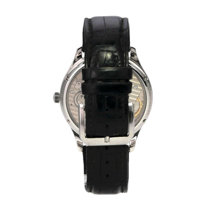 IWC Portugieser Hand-Wound 1939 IW544501 Rückansicht mit schwarzem Alligatorlederband und Saphirglas Sichtboden.