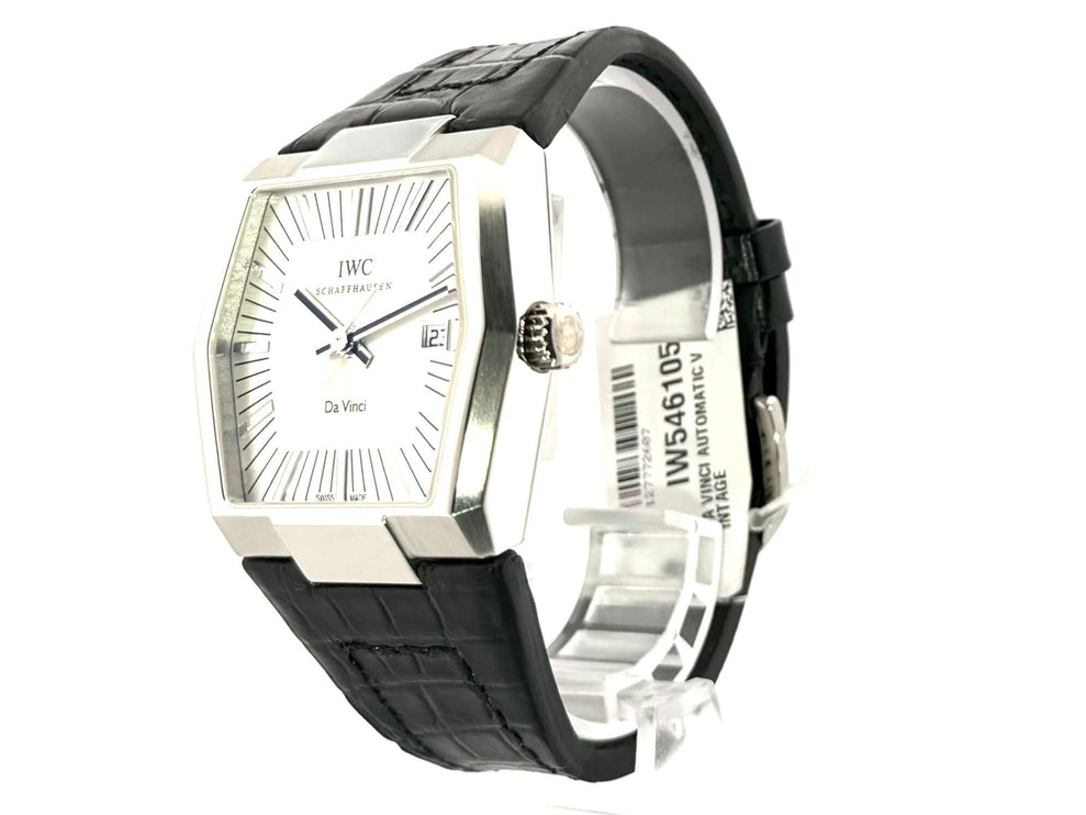 IWC Da Vinci Automatic Vintage 1969 Platinum IW546105 mit schwarzem Lederarmband und silbernem Zifferblatt, 41 mm Gehäusedurchmesser.