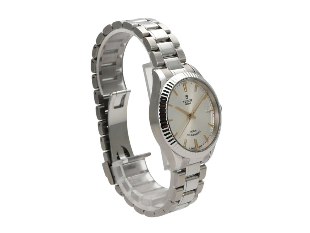 Tudor Style Ref. M12310-0001, elegante Edelstahl Uhr mit silberfarbenem Zifferblatt und Faltschließe.