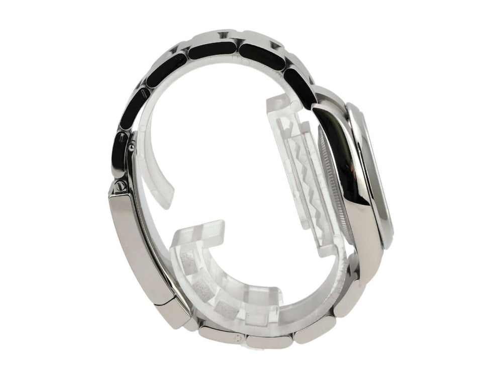 Rolex Oyster Perpetual 34 mm 124200 Pistachio Armband und Edelstahlgehäuse von der Seite.