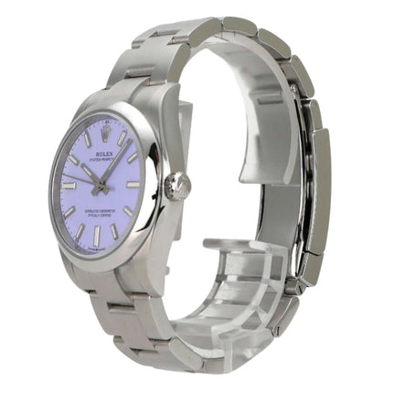 Rolex Oyster Perpetual 34 mm 124200 Lavender Uhr mit lila Zifferblatt und Edelstahlband seitlich betrachtet