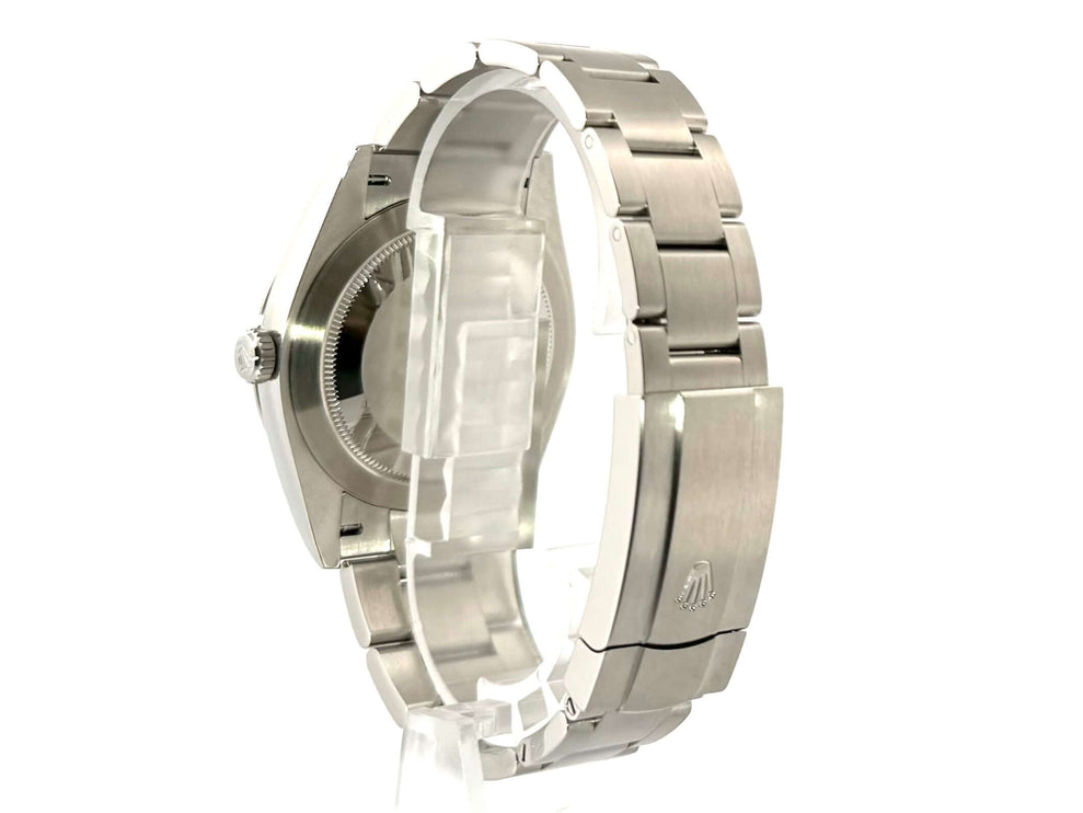 Rückansicht der Rolex Oyster Perpetual 41 Ref. 124300 aus Edelstahl, zeigt das Oyster Edelstahlband und Faltschließe.