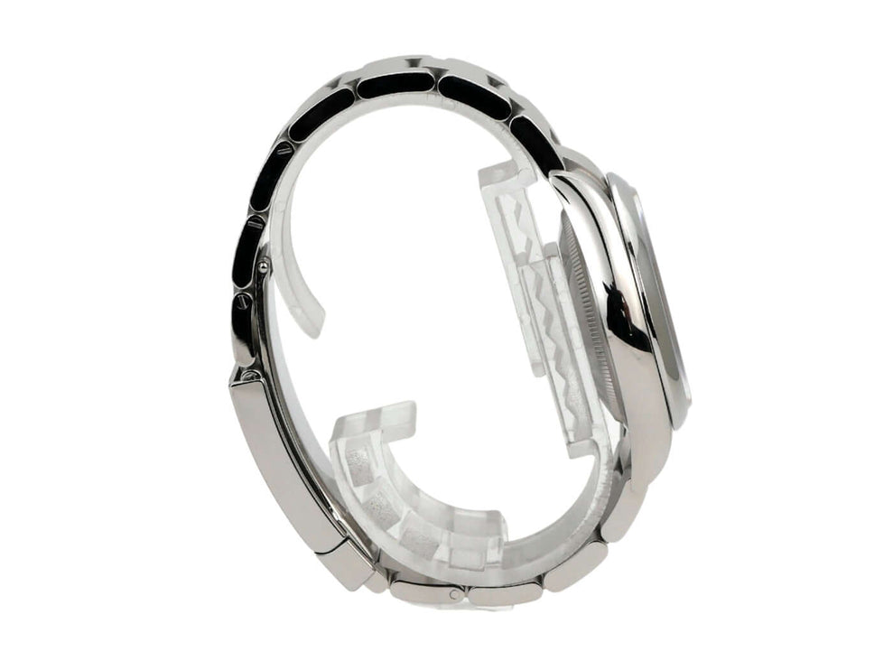 Rolex Oyster Perpetual 36 126000 Grün Detailansicht des Gehäuses und Armbands aus Edelstahl.