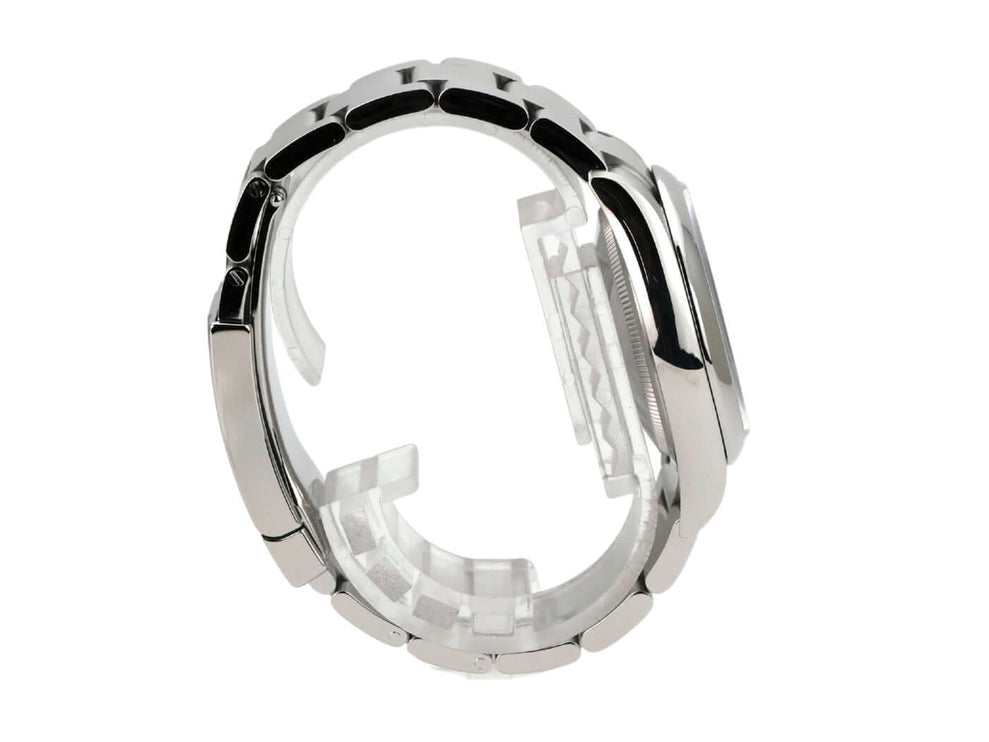 Rolex Oyster Perpetual 36 126000 Lavender Uhr seitlich mit Edelstahlarmband und Faltschließe