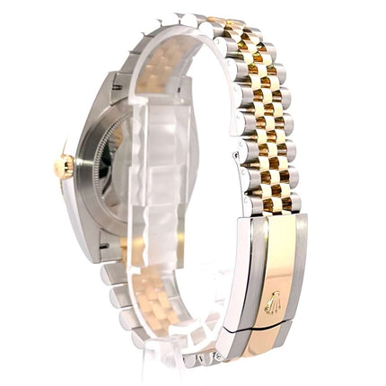 Rolex Datejust 41 Edelstahl Gelbgold 126303 mit goldenem Riffelmuster und Jubile-Band, Rückansicht der Faltschließe