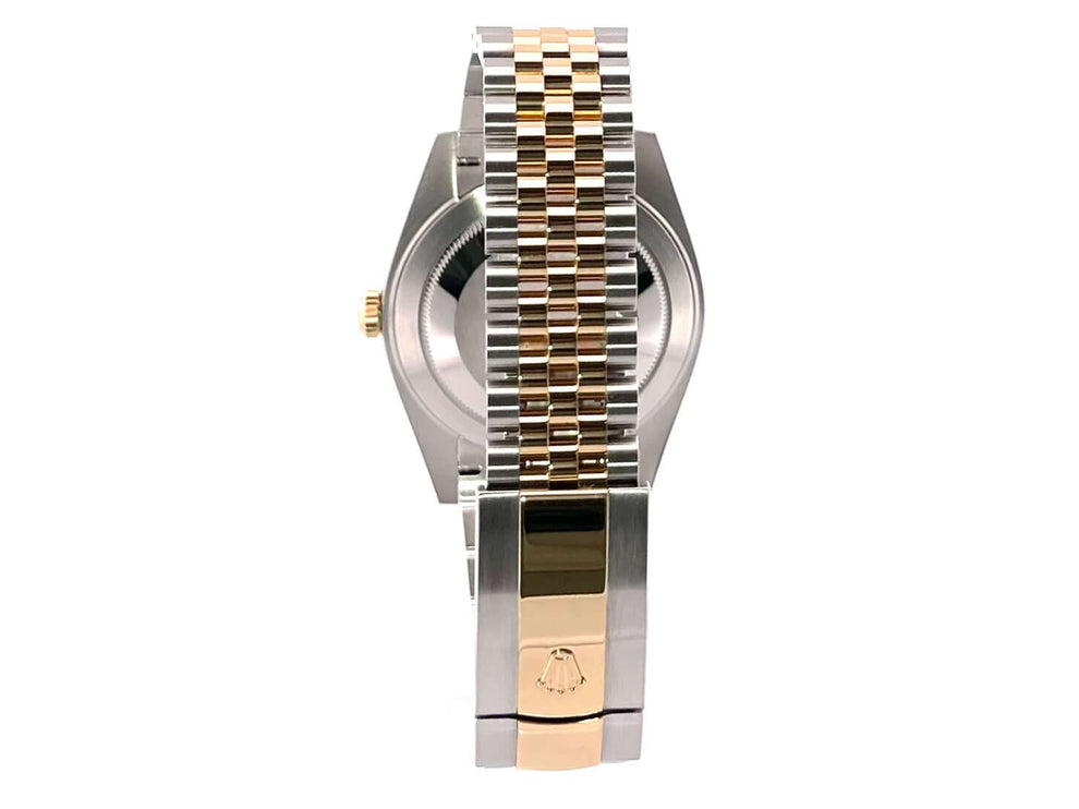 Rückansicht der Rolex Datejust 41 Edelstahl Gelbgold 126303 mit Jubile-Armband und Faltschließe