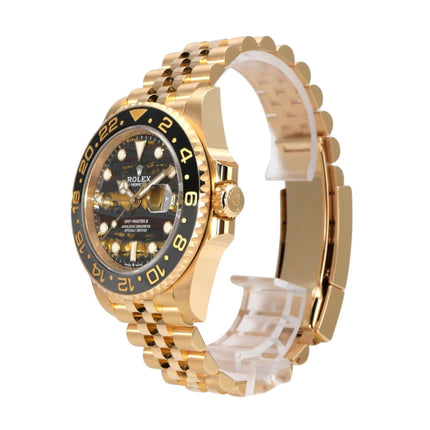 Rolex GMT-Master II Gelbgold 126718GRNR Tigereisen mit schwarzem Zifferblatt und Jubilee-Band aus 18k Gelbgold.