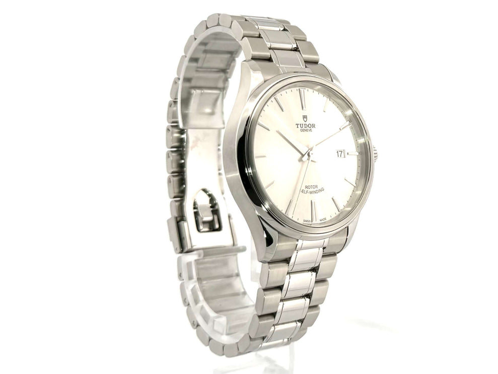 Tudor Style Ref. M12700-0001, Edelstahl, 41 mm, silbernes Zifferblatt, Automatik, Datum, Saphirglas, 10 bar, gebrauchter Zustand.