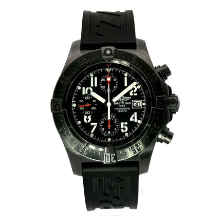 Breitling Avenger Skyland Black Steel M1338010.B864, schwarzes Kautschukband, DLC-beschichtetes Gehäuse, Uhr mit schwarzem Zifferblatt.