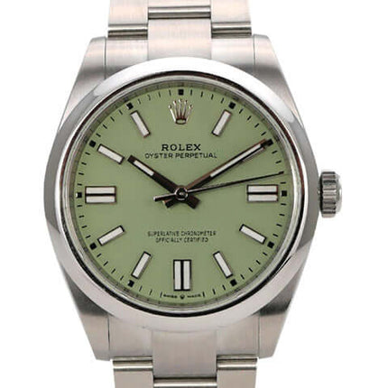 Rolex Oyster Perpetual 41 Ref. 134300 Pistachio mit Edelstahlband und grünem Zifferblatt.