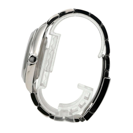 Rolex Oyster Perpetual 41 Ref. 134300 Pistachio, Edelstahlgehäuse und Oysterband, seitliche Perspektive.