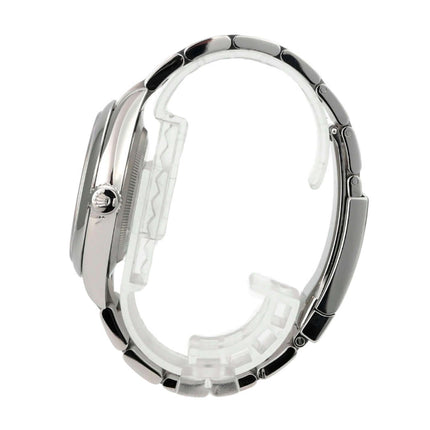 Seitenansicht der Rolex Oyster Perpetual 41 Ref. 134300 Med blue mit Edelstahlarmband und polierter Oberfläche.