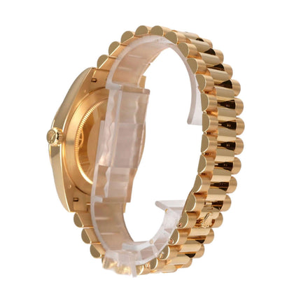 Rolex Day-Date 40 Gelbgold Ref. 228238 mit poliertem und satiniertem Präsident Armband.